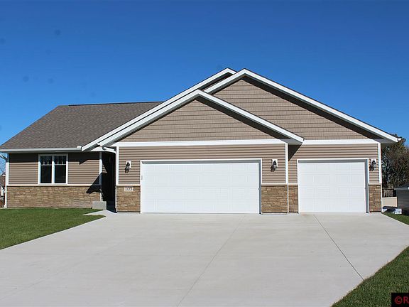 3rd image of 105 Crystal Ct