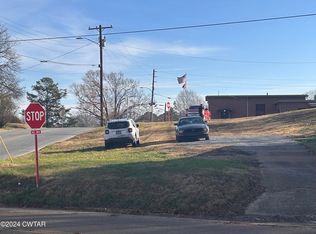 1424 Parr Ave, Dyersburg, TN 38024
