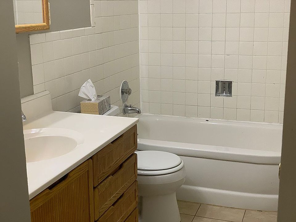 1st image of 205 Washington Sq APT D