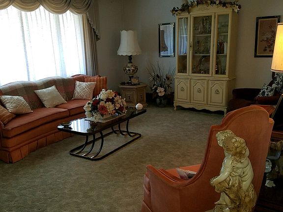 4th image of 2021 W 36th St