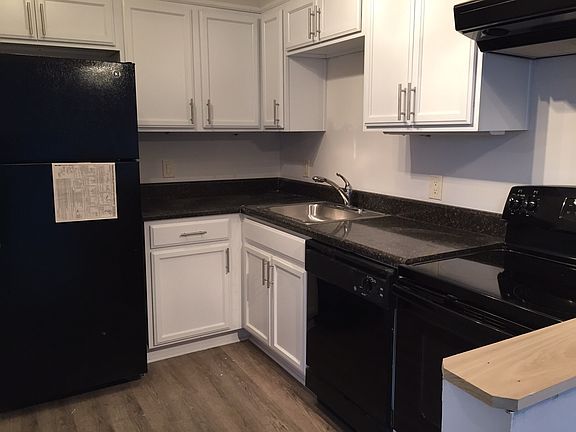 4th image of 900 19th Ave S APT 207