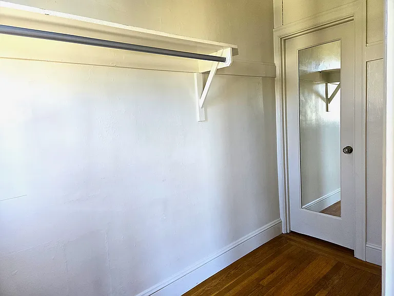 1401 Grove St #6 — Photo 15