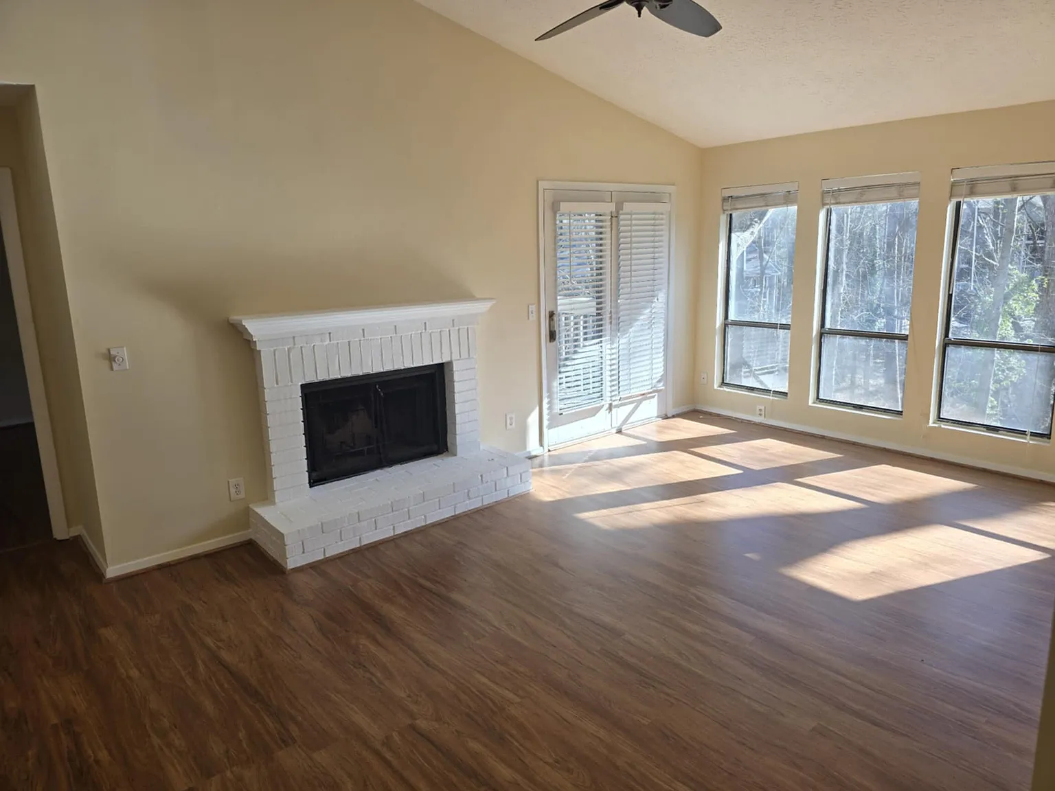 329 Warm Springs Circle — Photo 3