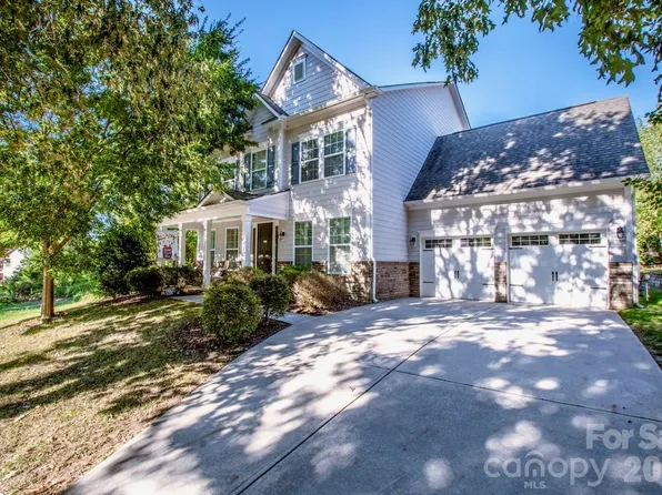 19921 Wooden Tee Dr, Davidson, NC 28036