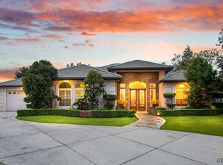 11301 Covent Gardens Dr, Bakersfield, CA 93311