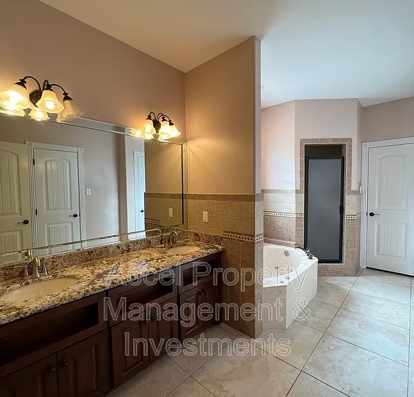 3911 Inez St — Photo 22