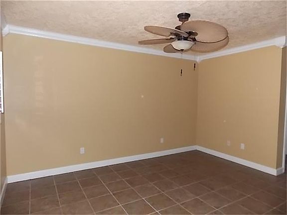 MASTER BED ROOM WITH CEIING FAN