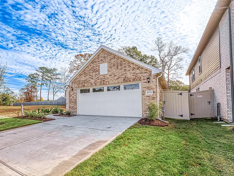40712 Guillemont Ln — Photo 2
