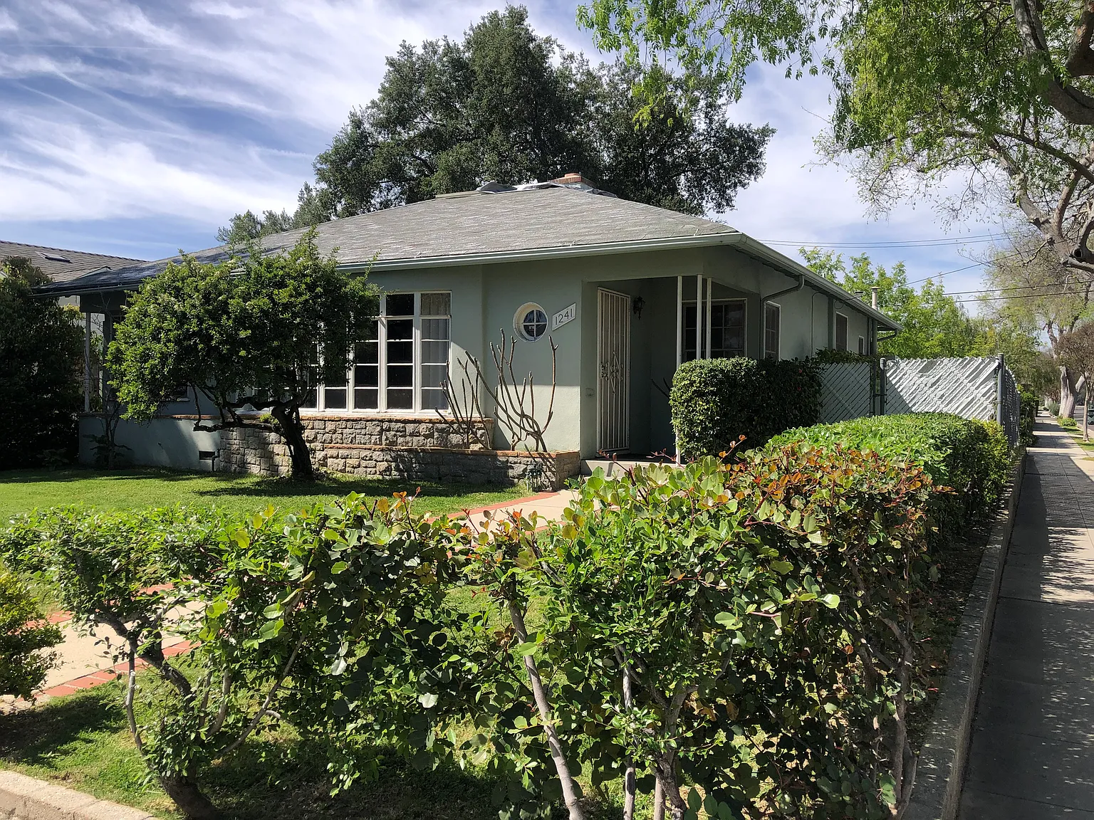 4 bed, 1719 sqft, $5,750 — Photo 1