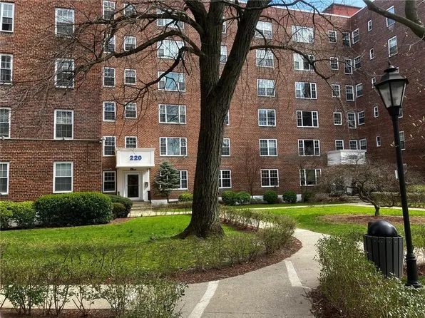 220 Pelham Road #1E, New Rochelle, NY 10805