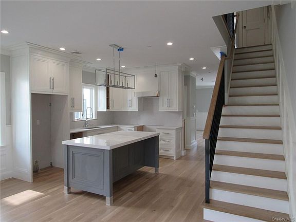 4th image of 26 Franklin Ave