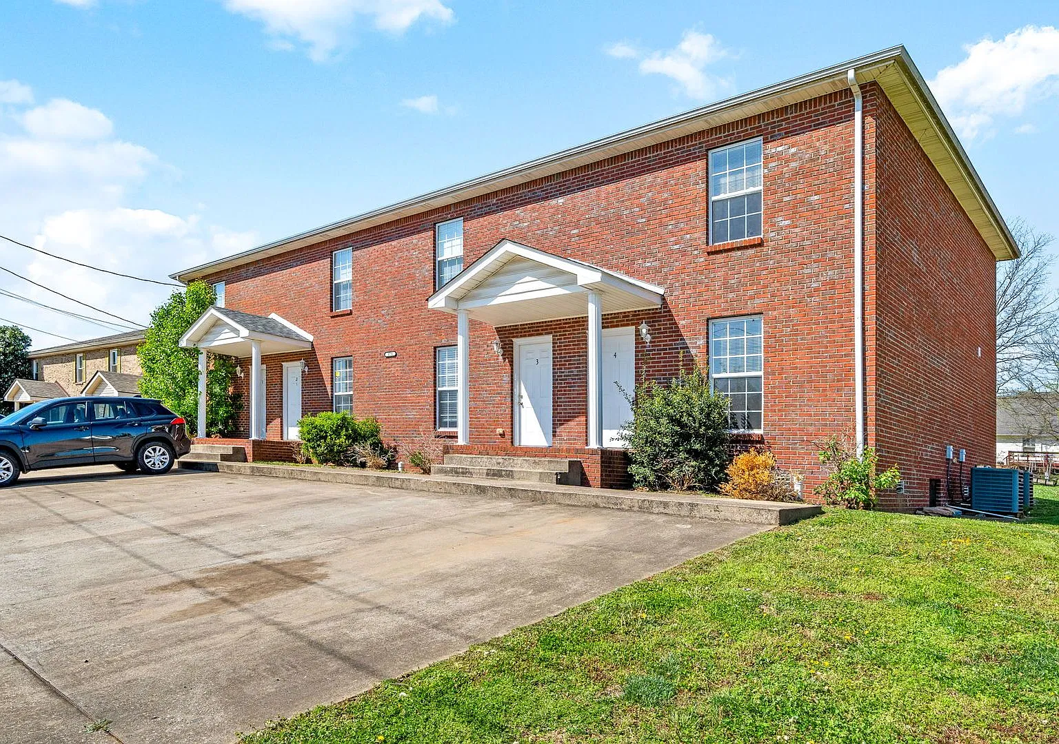 Peabody Dr - 375 — Photo 3