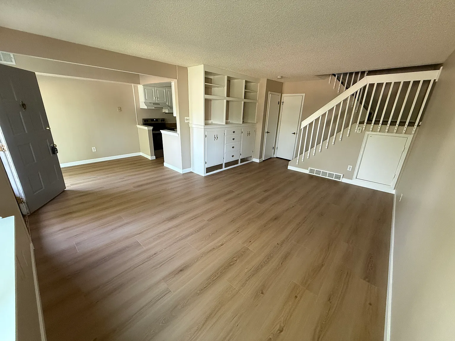 2 bed, 1.5 bath, $2,350 — Photo 2