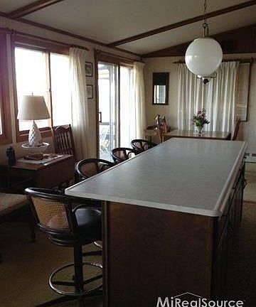 4th image of 4431 Clarke Dr