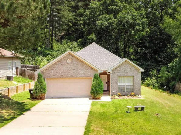 1228 Ridgecrest Dr, Benton, AR 72015