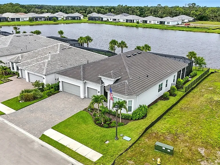 7002 Del Webb Oak Creek Blvd — Photo 2