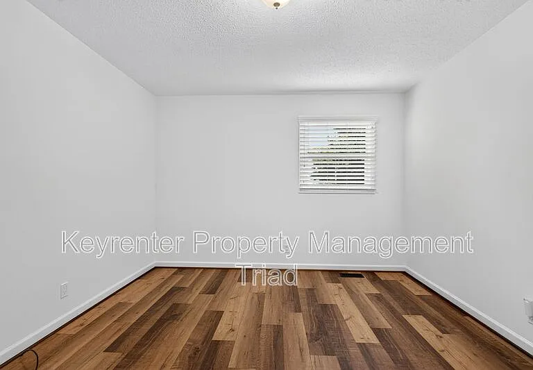 9415 Glen Cross Dr — Photo 30