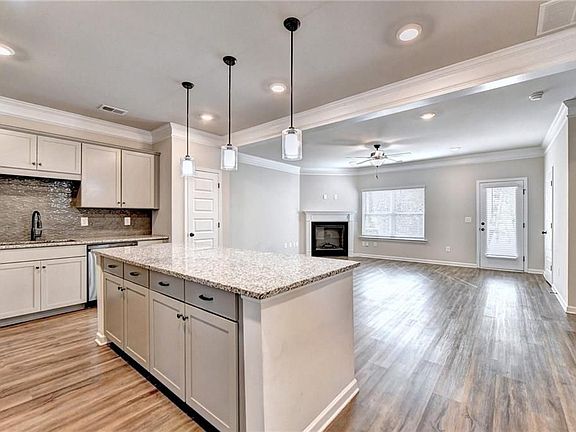 3rd image of 2253 Buford Town Dr