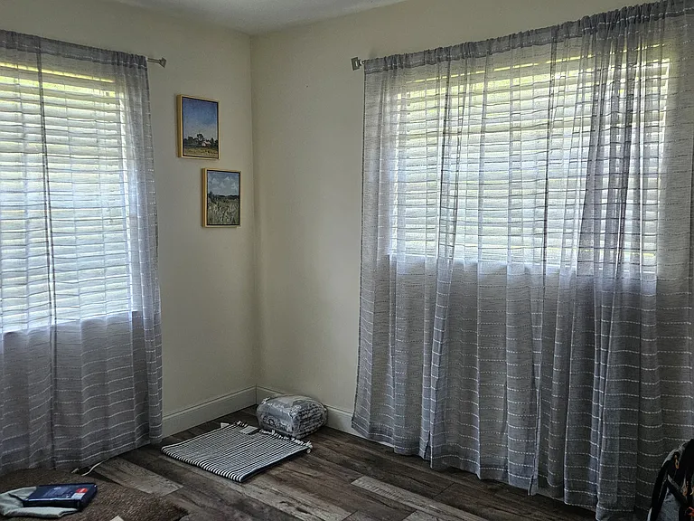 SE Albatross Ave — Photo 6