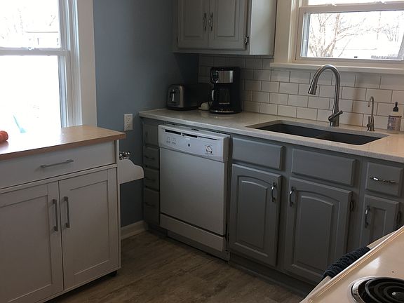4th image of 417 W 28th St