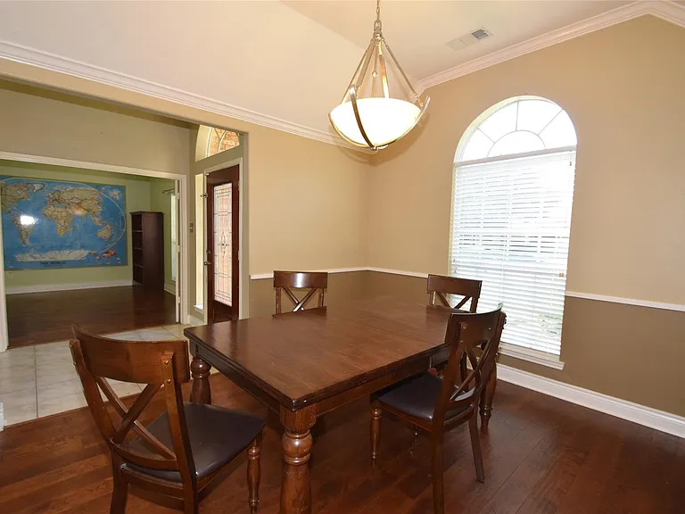 6327 Merona Ln — Photo 4