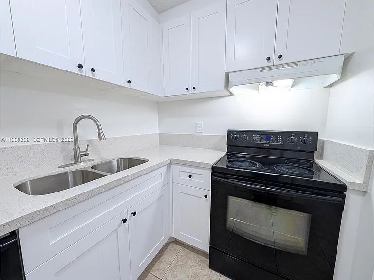 11394 Royal Palm Blvd #11394 — Photo 32