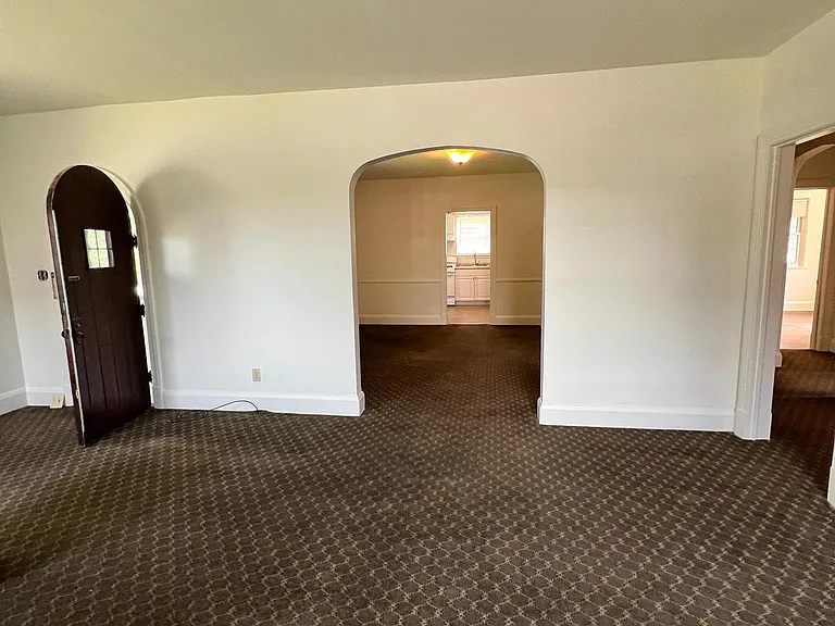 9409 Belair Rd — Photo 16