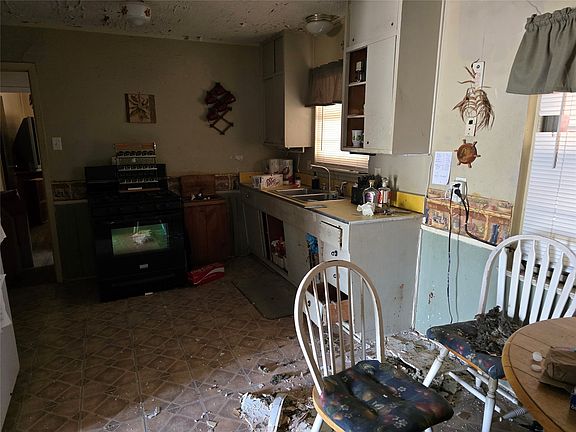 4th image of 2206 Anderson St