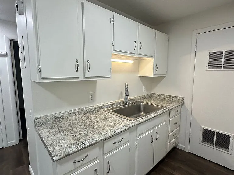 745 E Lazon Dr — Photo 35