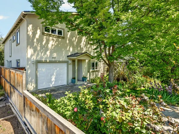 1501 Lithia Way, Talent, OR 97540