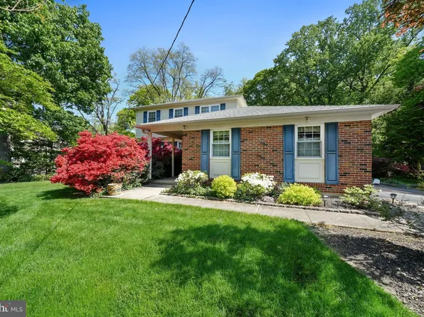 2717 Point Breeze Dr, Wilmington, DE 19810