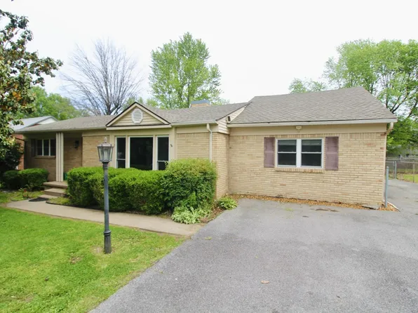 102 Lincoln Dr, Mayfield, KY 42066