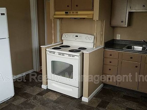 5th image of 2027 Price Ave