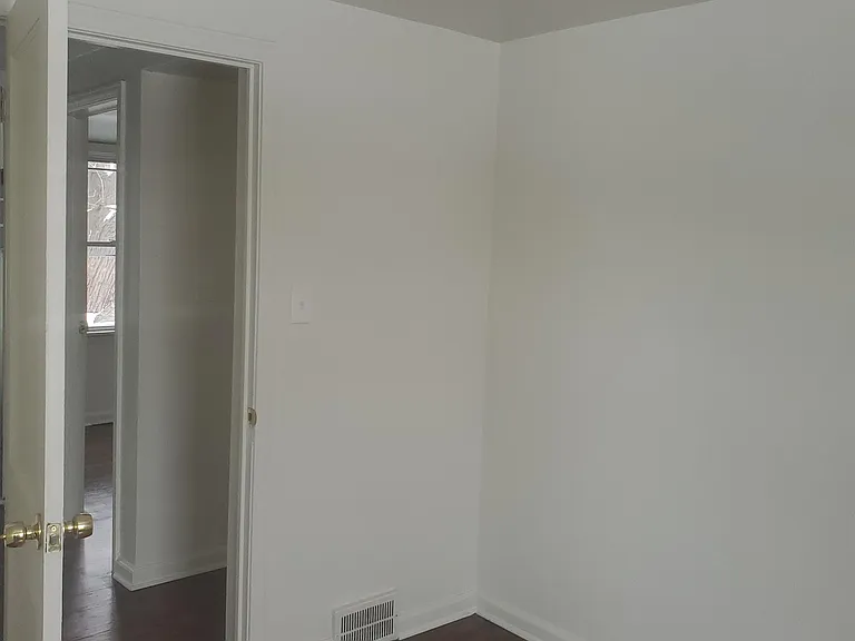 14481 Maddelein St — Photo 9