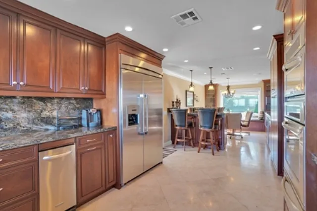 1044 S Burlwood Dr — Photo 12