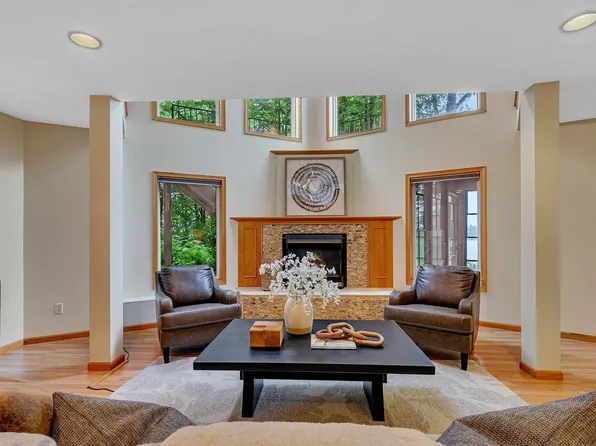2709 Kimball Ave NW, Annandale, MN 55302