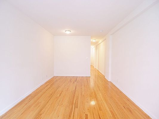 2nd image of 225 E 85th St APT 309