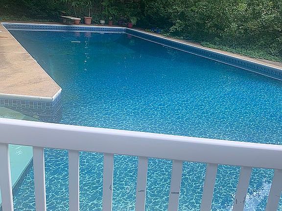2nd image of 3 Glenwood Dr