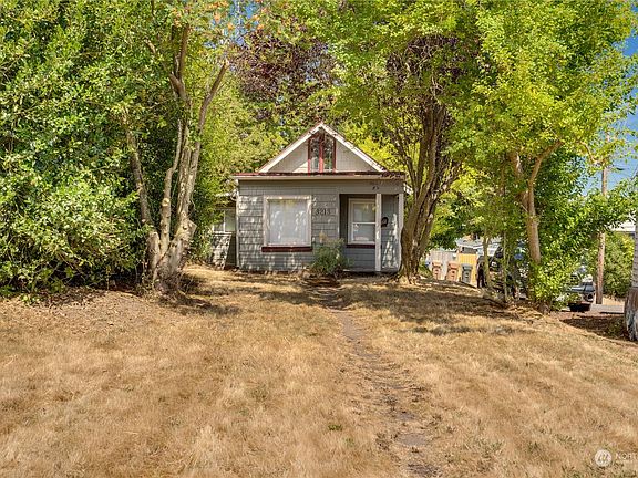 2nd image of 3213 6th Avenue