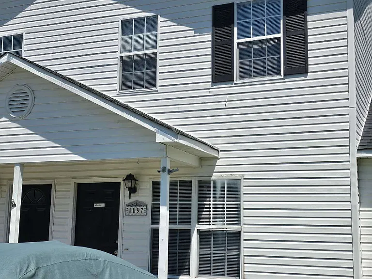 1097 W Pueblo Dr — Photo 2