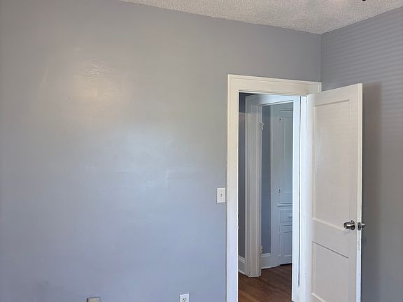 2nd image of 4106 E 141st St #Up