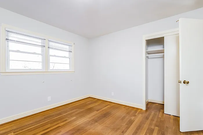 3930 Leinbach Dr — Photo 10