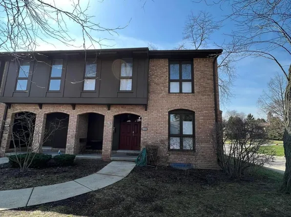 1002 Greenhills Dr, Ann Arbor, MI 48105