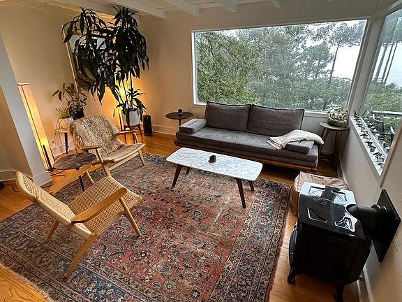 3rd image of 602 Edgewood Ave #602