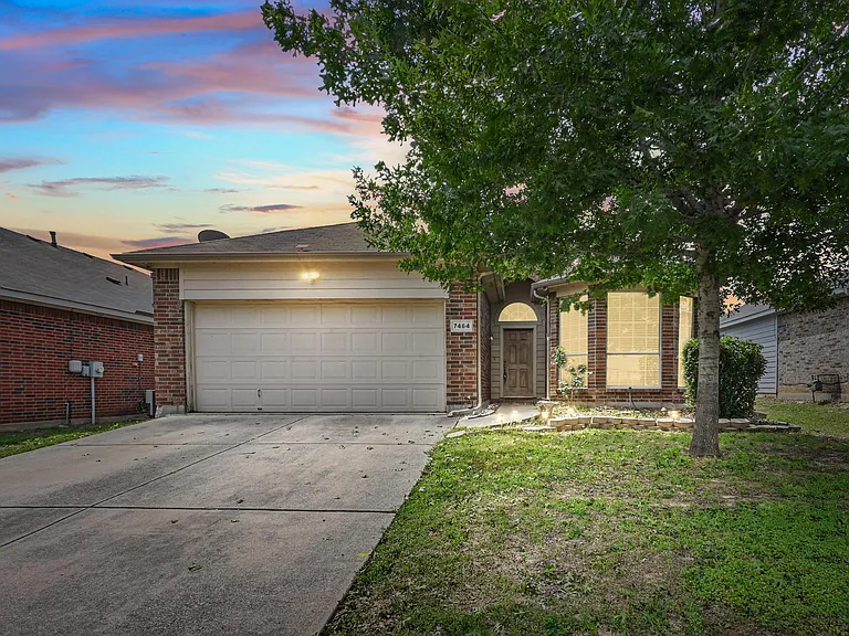 7464 Maroon Dr — Photo 17