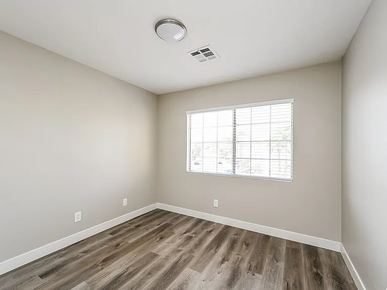 1512 Spreading Oak Dr — Photo 11