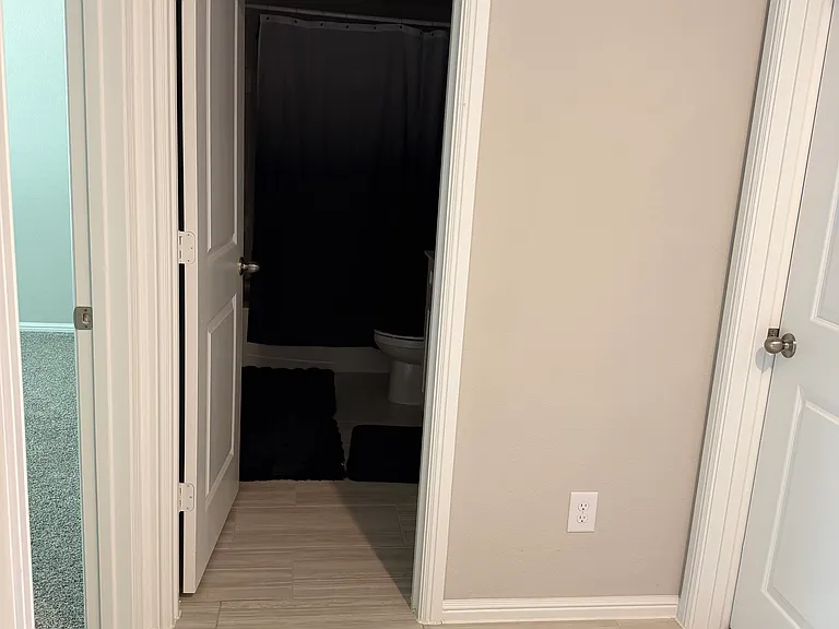 16413 Severn Ln — Photo 28