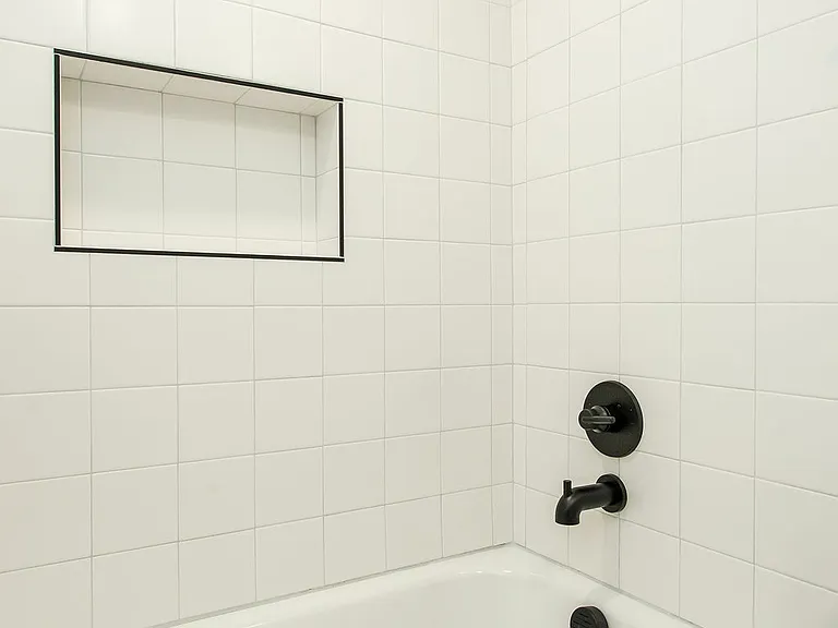 4001 Roseland Ave — Photo 98
