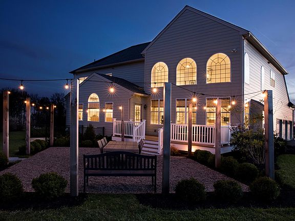 RESIZED-14ExteriorBack