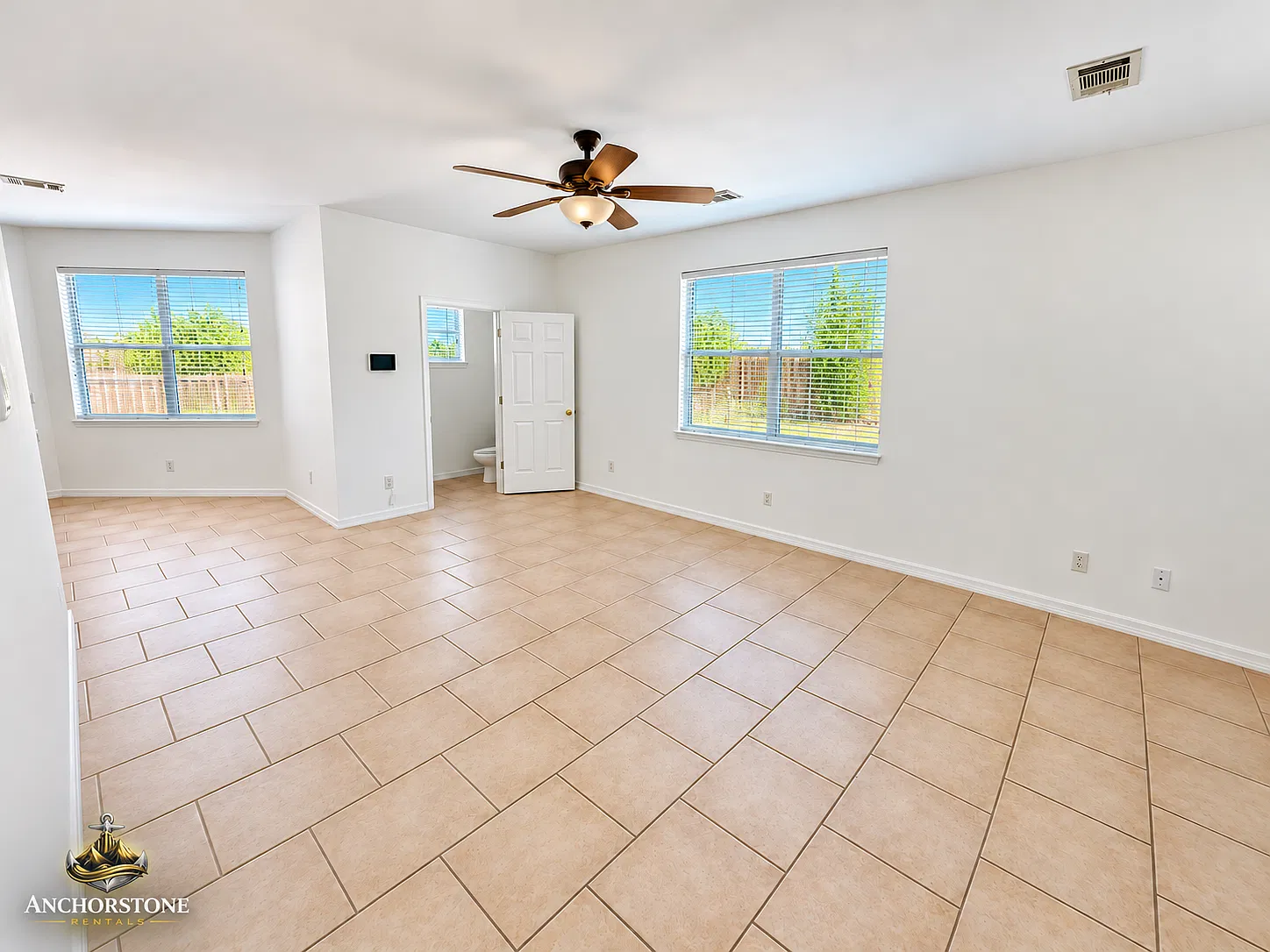 3 bed, 2.5 bath, $2,600 — Photo 2